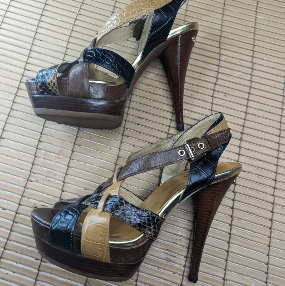 Michael Kors women's sz 7M platform sandal 4.5